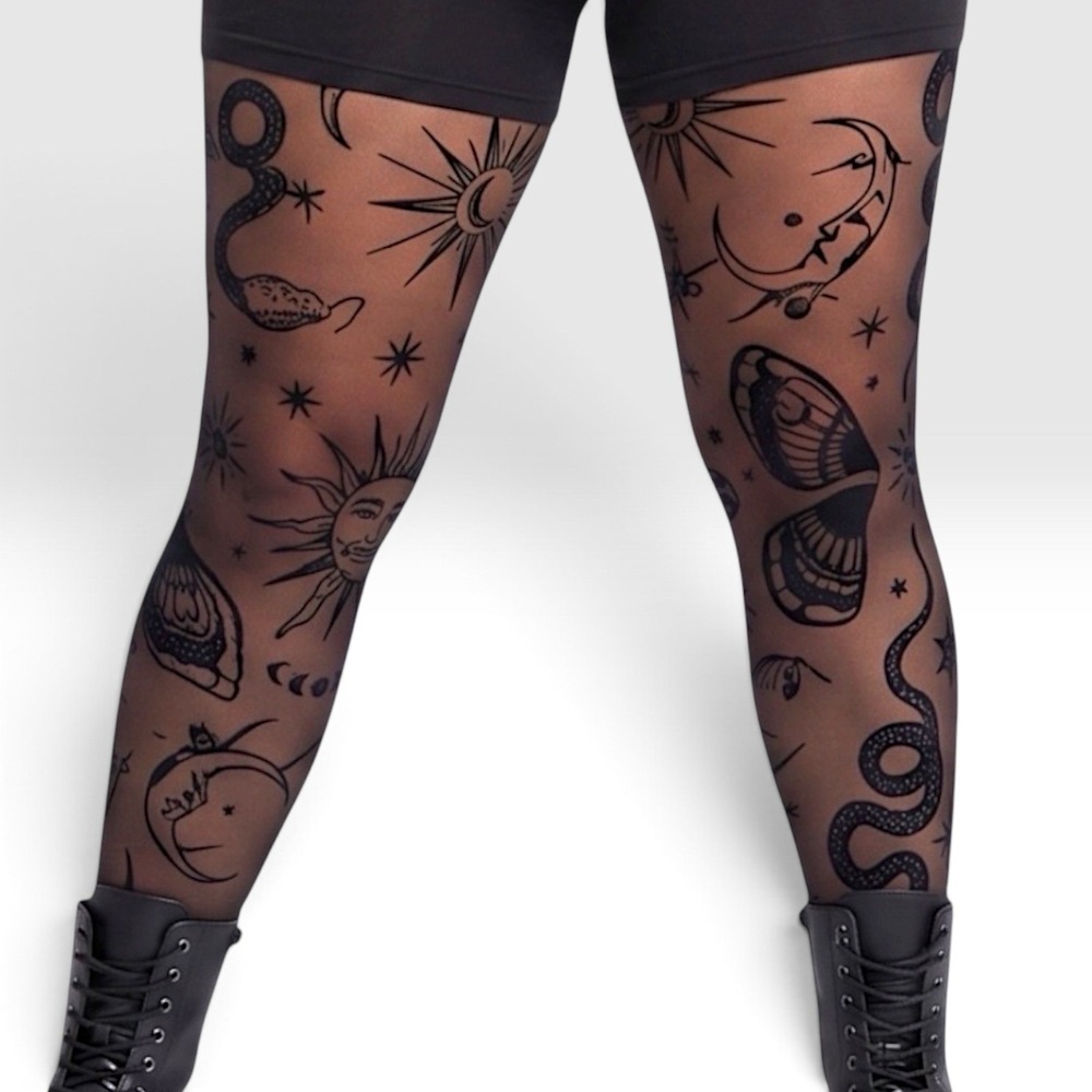 TORRID "Serpent Celestial" Black Flocked Leggings w/Attached Shorts NWT Size 3X